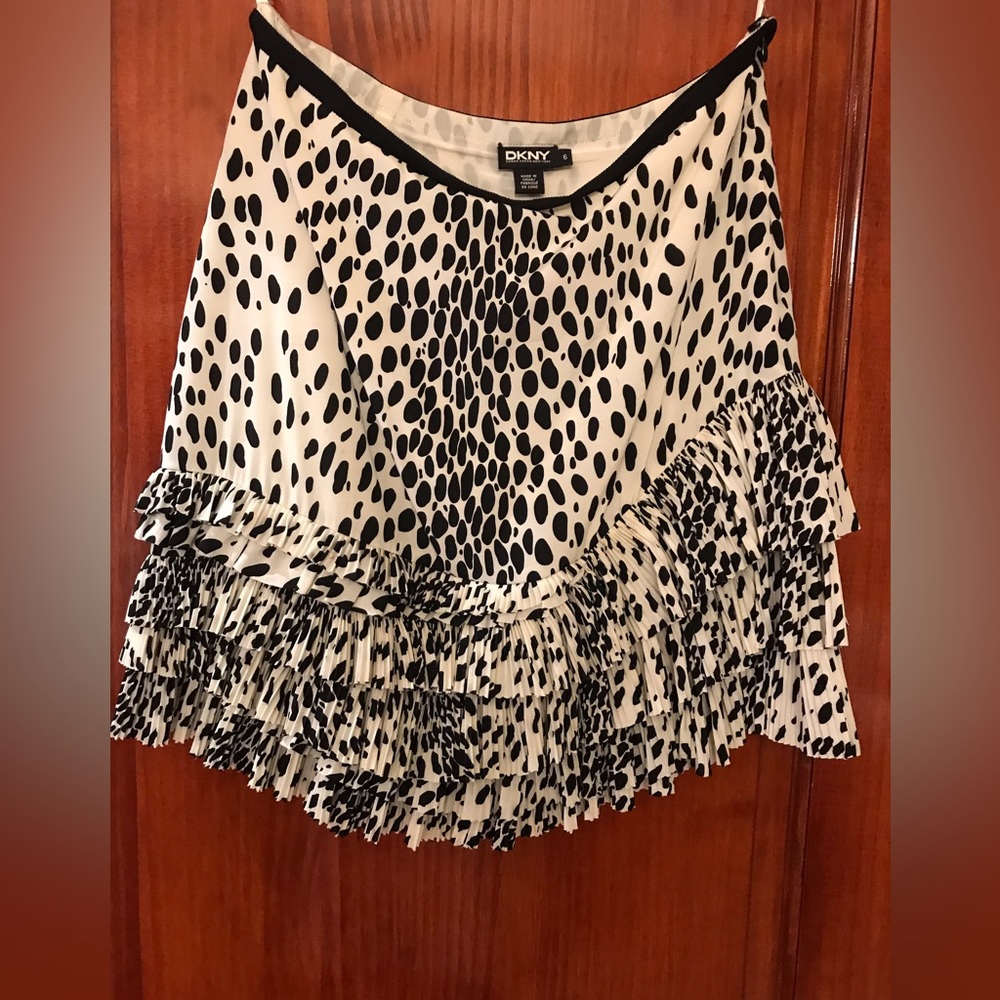 DKNY Animal printed skirt